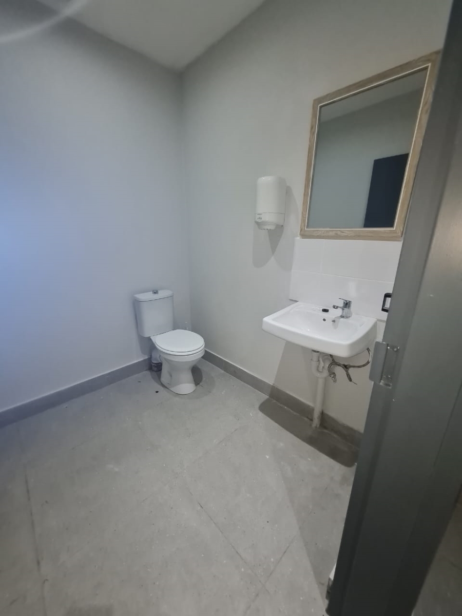 To Let Commercial Property for Rent in Wynberg Western Cape